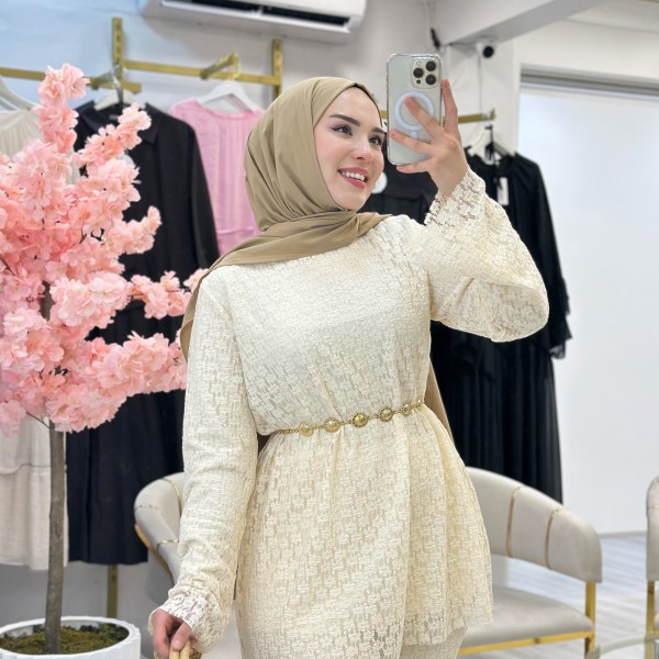 Ekru Dantelli Takım Gold Kemerli