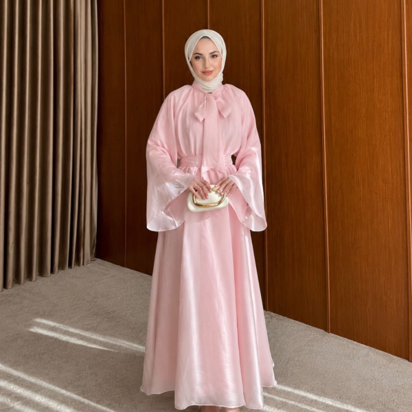 Pembe Elbise