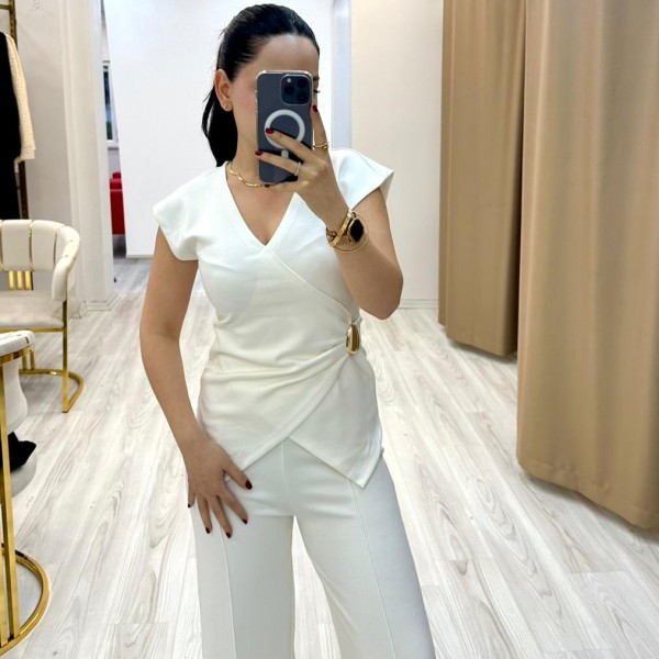 Beyaz Yan Tokalı Takım