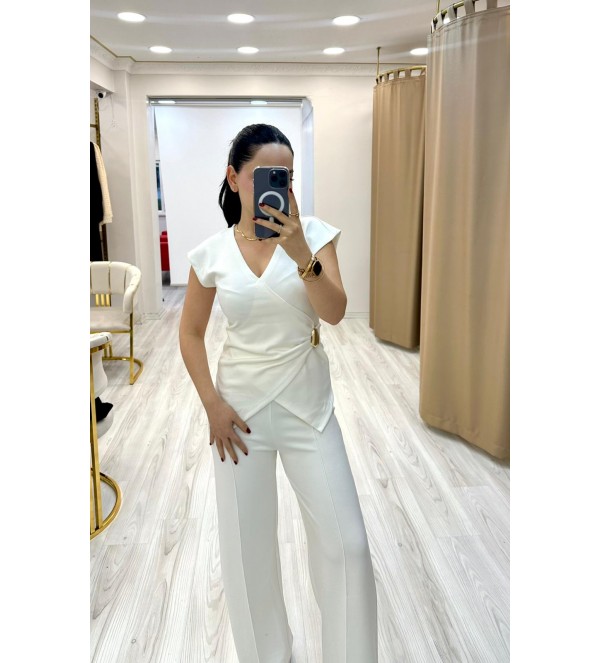 Beyaz Yan Tokalı Takım